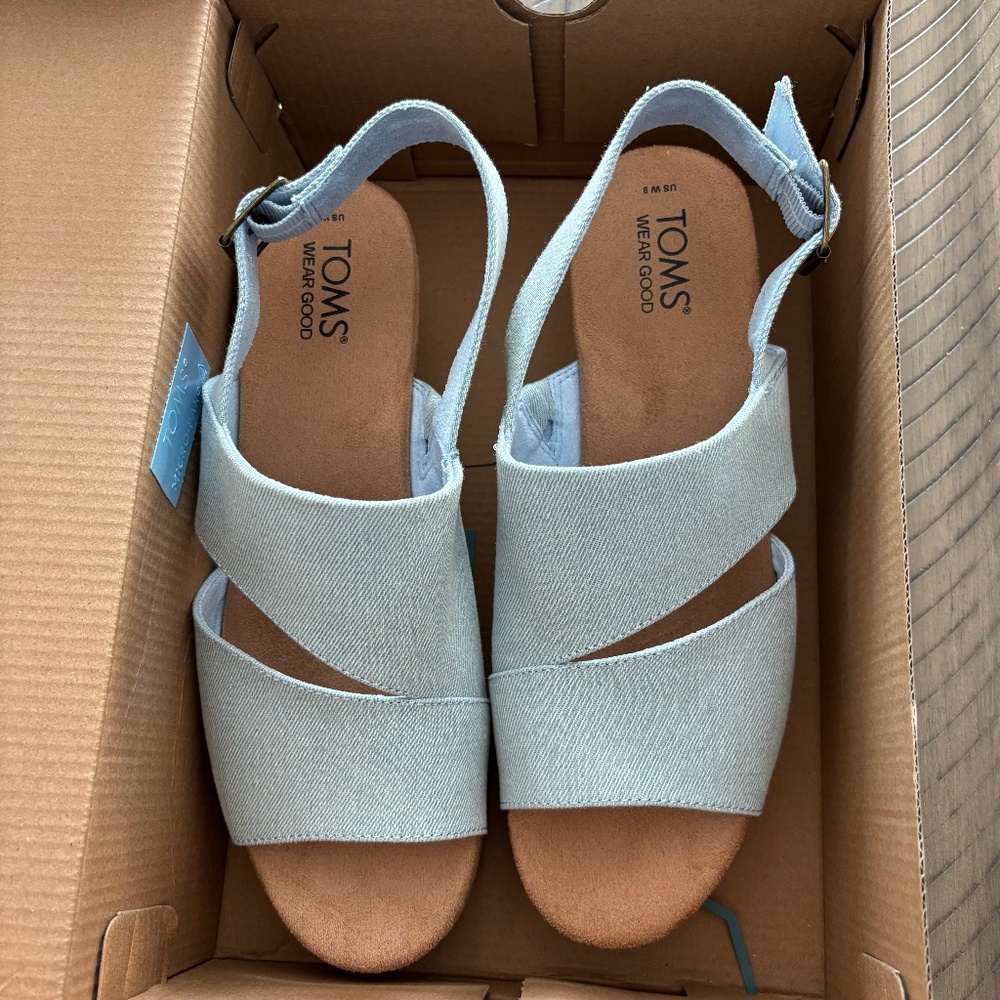 Toms shoes